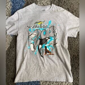 SeaWorld 2018 T Shirt Size Medium